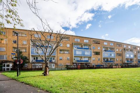 3 bedroom flat for sale, Bromley Road, Catford, London, SE6