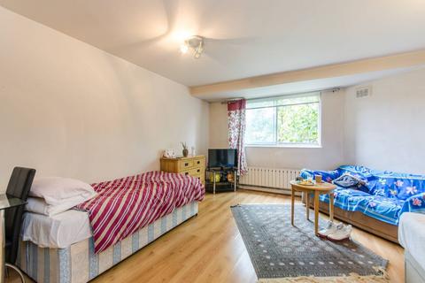 Studio for sale, Cromwell Road, Kensington, London, SW5