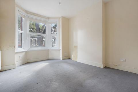 1 bedroom flat for sale, 67 Bristol Road, Forest Gate, London, E7 8HG