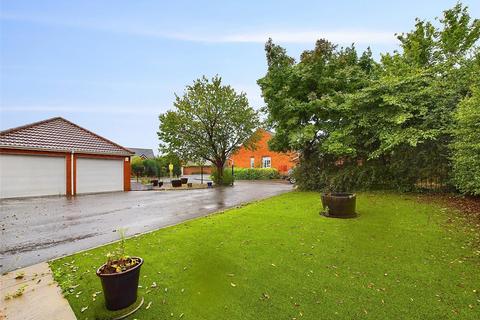 3 bedroom bungalow for sale, The Gallops, Hempsted, Gloucester, Gloucestershire, GL2