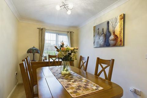 26 The Gallops, Hempsted, Gloucester, GL2 5GB