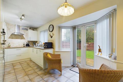 26 The Gallops, Hempsted, Gloucester, GL2 5GB
