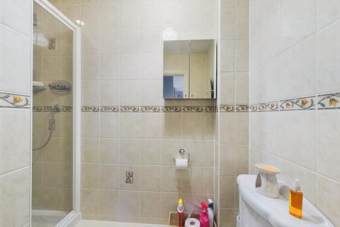 26 The Gallops, Hempsted, Gloucester, GL2 5GB