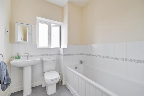 26 Canal View, Bathpool, Taunton, TA2 8BF