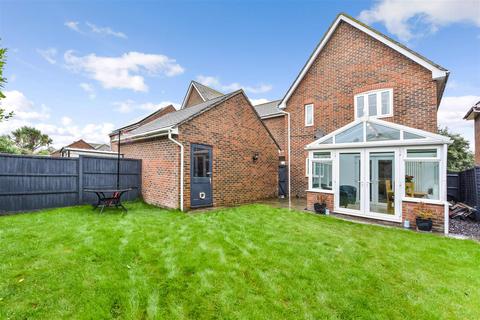 4 bedroom semi-detached house for sale, Mere Close, Bracklesham Bay