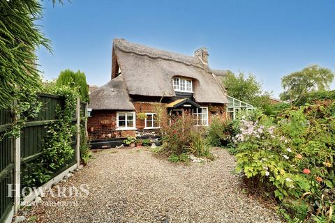 2 bedroom cottage for sale, Church Road, Blofield