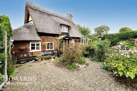 2 bedroom cottage for sale, Church Road, Blofield