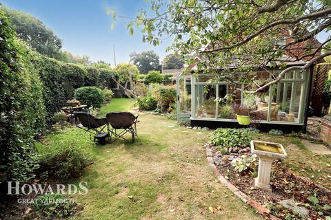 2 bedroom cottage for sale, Church Road, Blofield