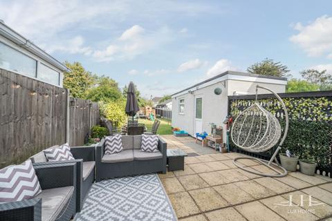 3 bedroom end of terrace house for sale, Mendip Road, Hornchurch