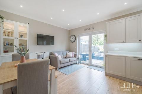 11 Mendip Road, Hornchurch, RM11 1LL