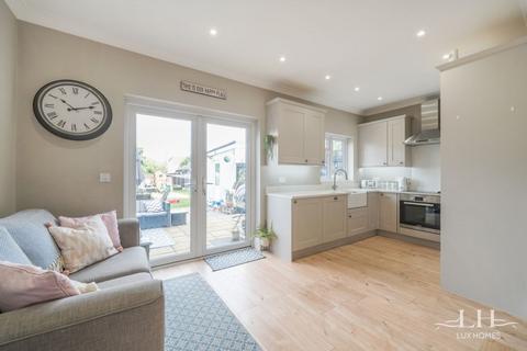 11 Mendip Road, Hornchurch, RM11 1LL
