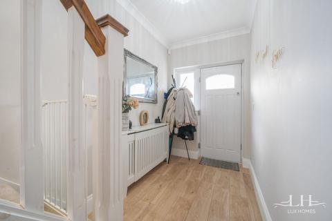 11 Mendip Road, Hornchurch, RM11 1LL