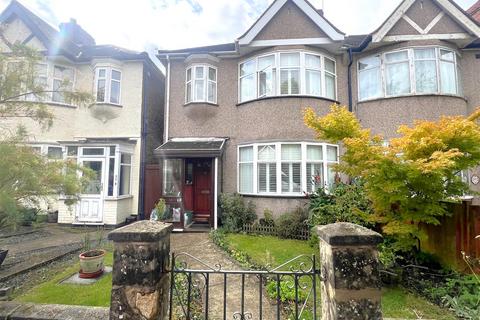 3 bedroom end of terrace house for sale, Aylward Road, Raynes Park SW20