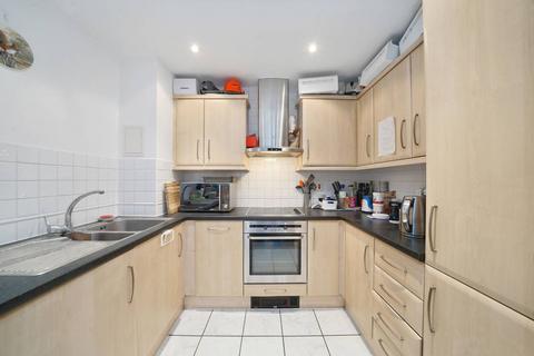 1 bedroom flat to rent, Basin Approach, Canary Wharf, London, E14