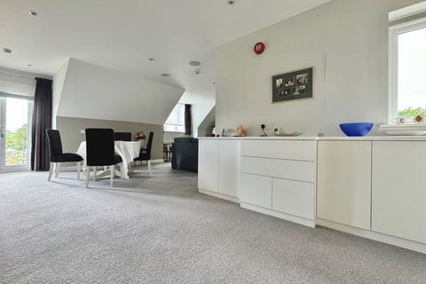 3 bedroom penthouse for sale, Avonpark, Limpley Stoke