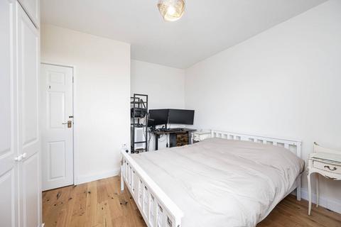 Flat 22, Ansell House Mile End Road, London, E1 4UU