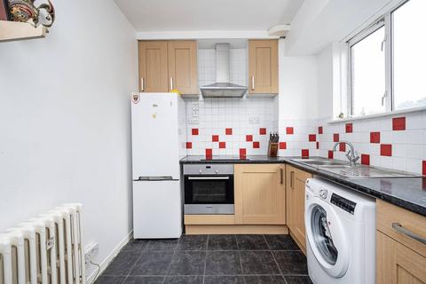 Flat 22, Ansell House Mile End Road, London, E1 4UU