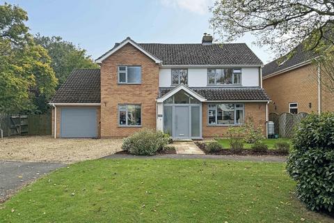 4 bedroom detached house for sale, Owen Close, Barnack