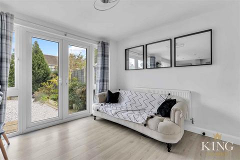 7 Albury Road, Studley, B80 7LW