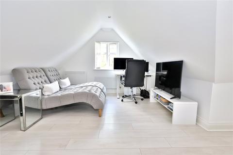 16 Loxley Close, Byfleet, West Byfleet, KT14 7GA