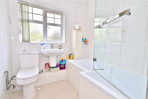 16 Loxley Close, Byfleet, West Byfleet, KT14 7GA