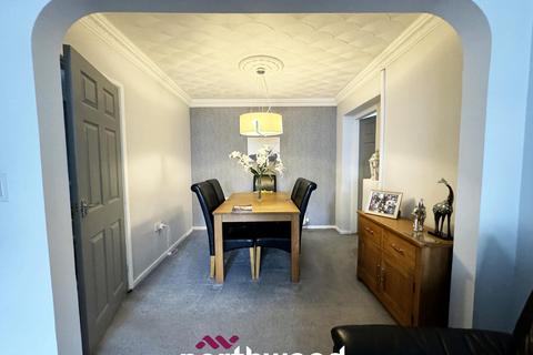 32 Newfields Avenue, Moorends, Doncaster, DN8 4SA