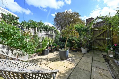 3 bedroom terraced house for sale, Eagle Road, Rye, East Sussex TN31 7NB