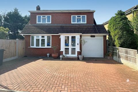 2 bedroom detached house for sale, Elsinor Avenue, Canvey Island