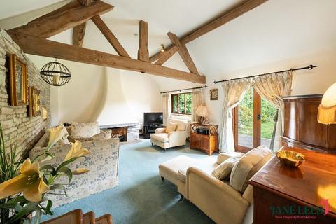 The Stables, Cleeve Prior Manor Bidford Road, Cleeve Prior, Evesham, WR11 8LQ