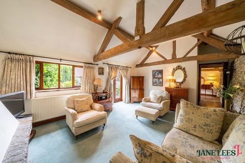 The Stables, Cleeve Prior Manor Bidford Road, Cleeve Prior, Evesham, WR11 8LQ