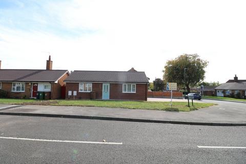 2 bedroom detached bungalow to rent, Norgrave Road, Solihull B92