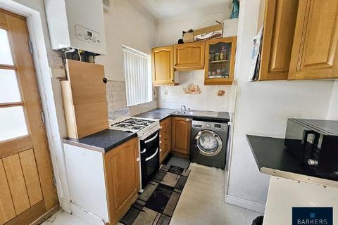 3 bedroom end of terrace house for sale, Mount Avenue, Batley