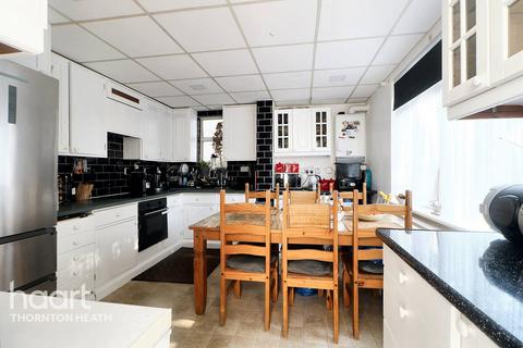 4 bedroom maisonette for sale, Osborne Road, Thornton Heath