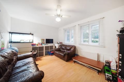 2 bedroom ground floor maisonette for sale, Brentfield Road, London