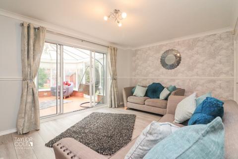 4 Torbay, Amington, Tamworth, B77 3QZ