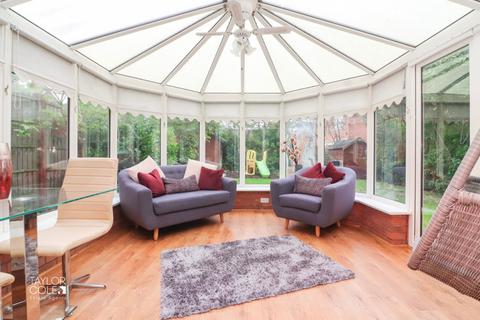 4 Torbay, Amington, Tamworth, B77 3QZ