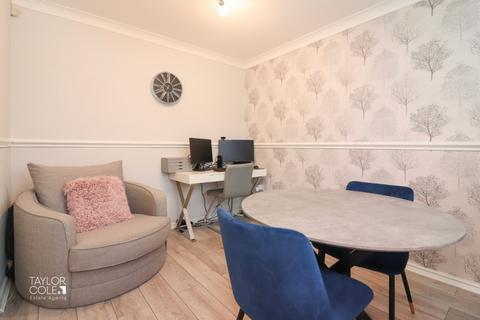 4 Torbay, Amington, Tamworth, B77 3QZ