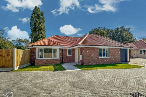 2 bedroom detached bungalow for sale, Church Road, Brightlingsea, Colchester