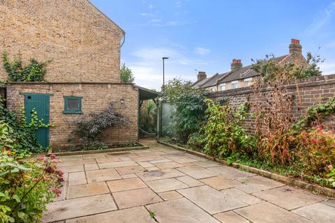 1 bedroom ground floor flat for sale, Haldane Road, London