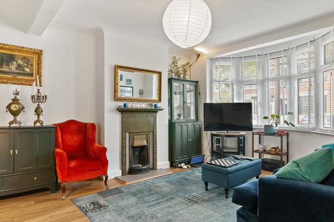 1 bedroom ground floor flat for sale, Haldane Road, London