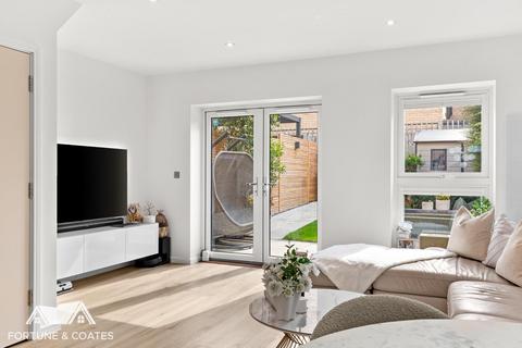 41 Chiron Square, Harlow, CM18 7FS