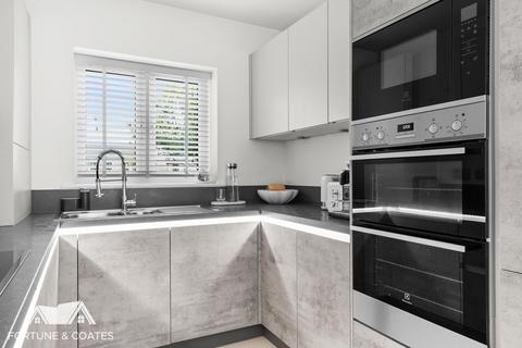 41 Chiron Square, Harlow, CM18 7FS