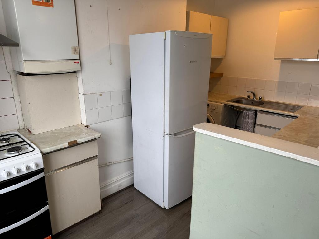 Apartment in HOUNSLOW - View 5