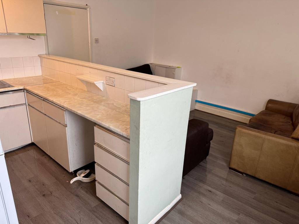Apartment in HOUNSLOW - More