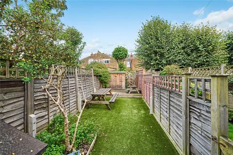 3 bedroom maisonette for sale, Haverhill Road, London, SW12