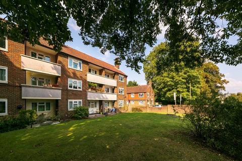 1 bedroom flat for sale, Brick Farm Close, West Hall Road, Kew, Richmond, Surrey TW9