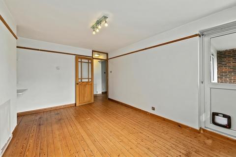 1 bedroom flat for sale, Brick Farm Close, West Hall Road, Kew, Richmond, Surrey TW9