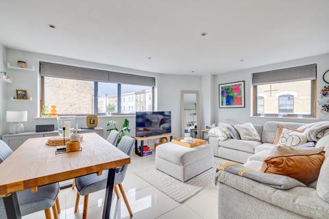 2 bedroom flat for sale, Wheatsheaf Terrace, Fulham, London