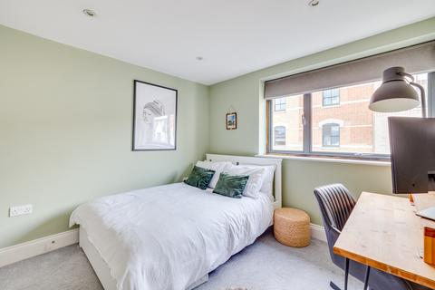 2 bedroom flat for sale, Wheatsheaf Terrace, Fulham, London