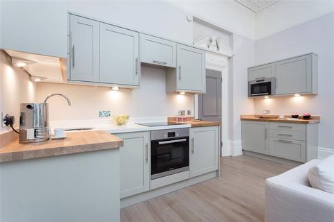 3 bedroom flat to rent, Redcliffe Square, Chelsea, London